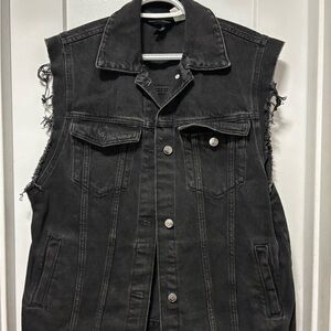 Divided Black Sleeveless Denim Vest